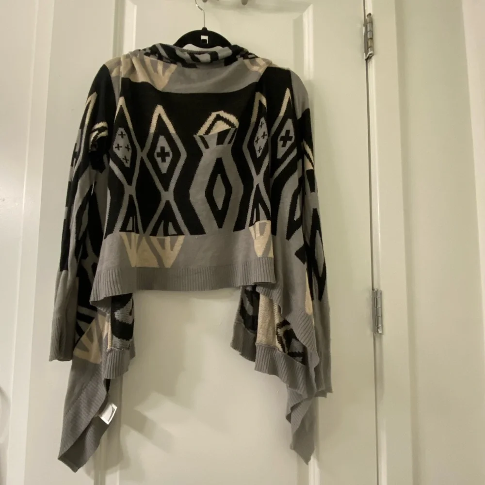 Open Cardigan - Picture 2 of 3